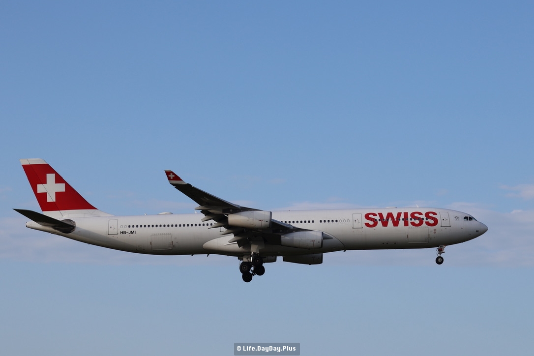 0251260E-CB2E-4A37-BF93-861B00D487C3_1_105_c