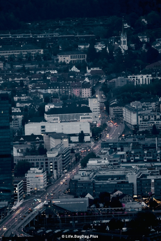 318F9833-6111-46A1-96C1-68D23FEA1AE5_1_201_a